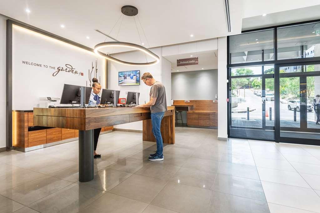 Hilton Garden Inn Windhoek Inreriör bild