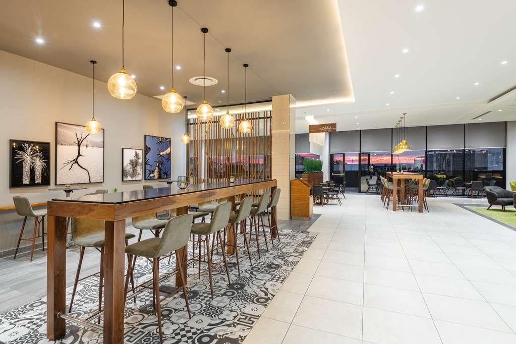Hilton Garden Inn Windhoek Inreriör bild