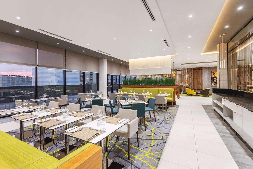 Hilton Garden Inn Windhoek Restaurang bild